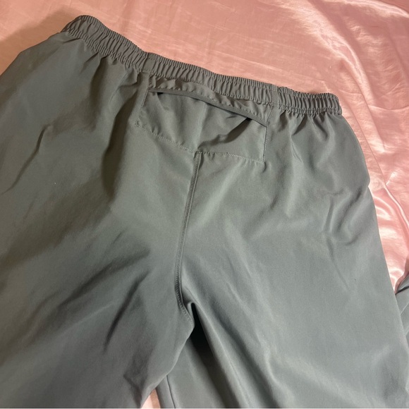 Nike Joggers - Picture 2 of 3